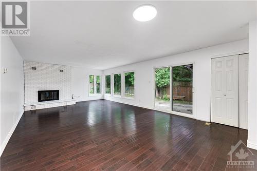 1125 Woodroffe Avenue, Ottawa, ON - Indoor Photo Showing Living Room