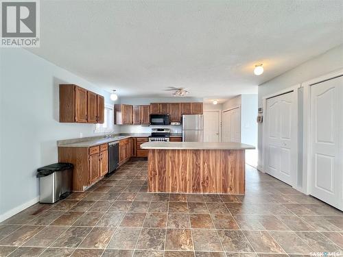 203 Cross Street N, Outlook, SK - Indoor Photo Showing Dining Room