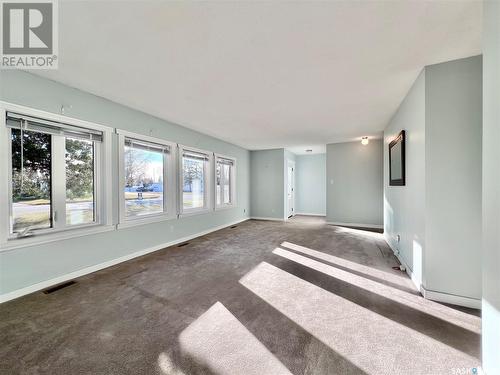 203 Cross Street N, Outlook, SK - Indoor Photo Showing Bedroom