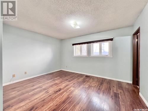 203 Cross Street N, Outlook, SK - Indoor Photo Showing Laundry Room