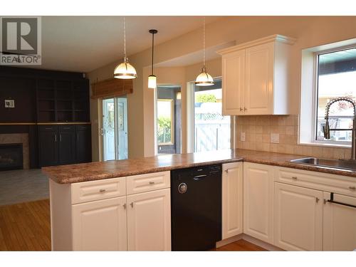 3321 Country Estate Court, Vernon, BC - Indoor Photo Showing Kitchen