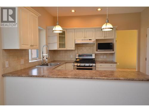 3321 Country Estate Court, Vernon, BC - Indoor Photo Showing Kitchen