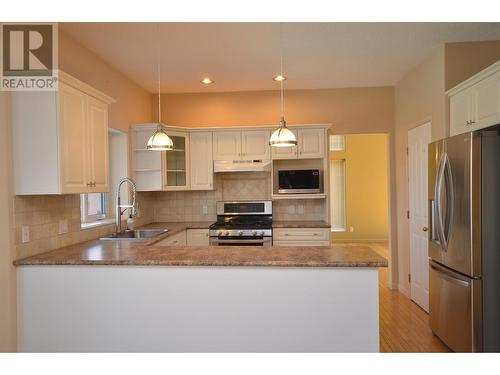 3321 Country Estate Court, Vernon, BC - Indoor Photo Showing Kitchen