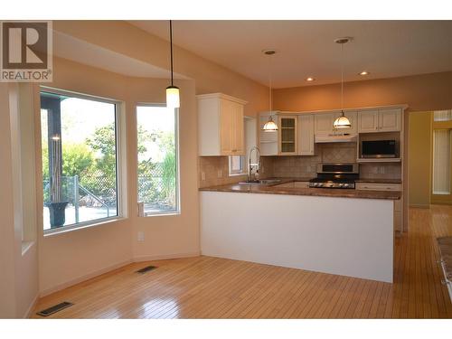 3321 Country Estate Court, Vernon, BC - Indoor Photo Showing Kitchen