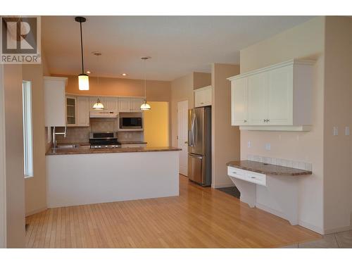 3321 Country Estate Court, Vernon, BC - Indoor Photo Showing Kitchen