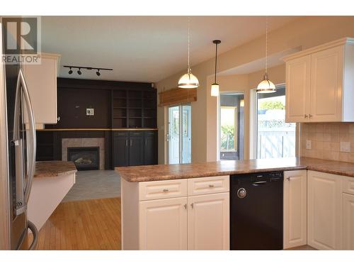 3321 Country Estate Court, Vernon, BC - Indoor Photo Showing Kitchen