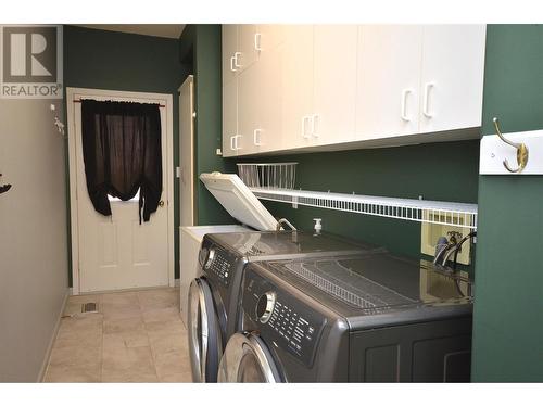 3321 Country Estate Court, Vernon, BC - Indoor Photo Showing Laundry Room