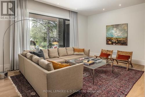 9 Campbell Crescent, Toronto, ON - Indoor Photo Showing Living Room