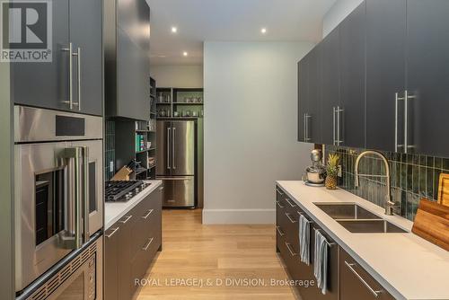 9 Campbell Crescent, Toronto, ON - Indoor Photo Showing Kitchen With Double Sink With Upgraded Kitchen