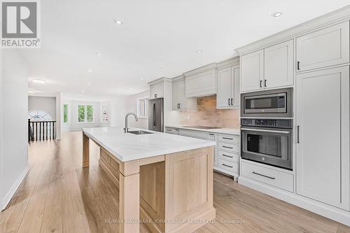 22 Kerfoot Crescent, Georgina (Historic Lakeshore Communities), ON - Indoor Photo Showing Kitchen With Upgraded Kitchen