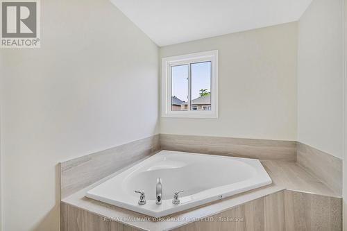 22 Kerfoot Crescent, Georgina (Historic Lakeshore Communities), ON - Indoor Photo Showing Bathroom