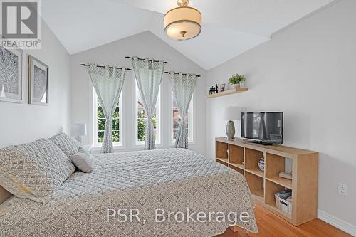 35 Longwood Avenue, Richmond Hill (Oak Ridges), ON - Indoor Photo Showing Bedroom