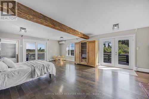 665 4 Line S, Oro-Medonte, ON - Indoor Photo Showing Bedroom