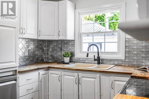 665 4 Line S, Oro-Medonte, ON - Indoor Photo Showing Kitchen With Double Sink