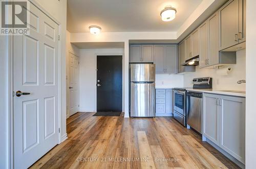 527 - 200 Lagerfeld Drive, Brampton, ON - Indoor Photo Showing Kitchen With Stainless Steel Kitchen