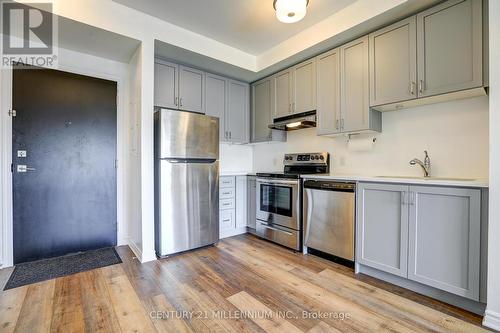 527 - 200 Lagerfeld Drive, Brampton, ON - Indoor Photo Showing Kitchen With Stainless Steel Kitchen