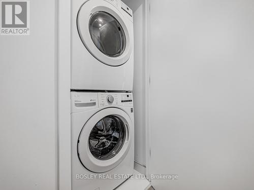 406 - 2720 Dundas Street W, Toronto (Junction Area), ON - Indoor Photo Showing Laundry Room