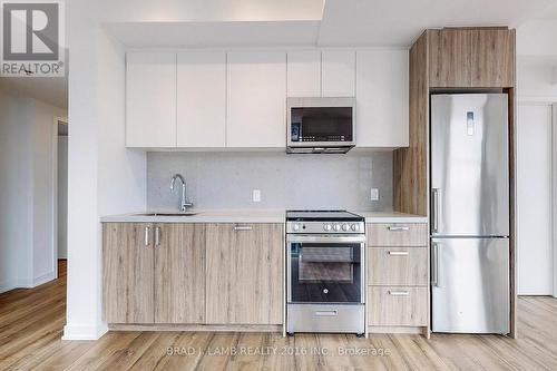 411 - 1787 St. Clair Avenue, Toronto (Weston-Pellam Park), ON - Indoor Photo Showing Kitchen