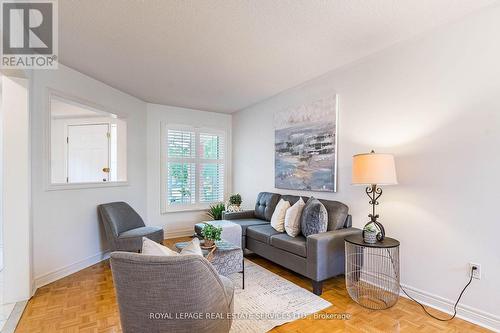 3834 Althorpe Circle, Mississauga (Lisgar), ON - Indoor Photo Showing Living Room