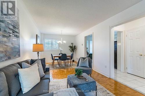 3834 Althorpe Circle, Mississauga (Lisgar), ON - Indoor Photo Showing Living Room