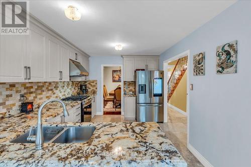 50 Granby Court, Brampton (Northgate), ON - Indoor Photo Showing Kitchen With Double Sink