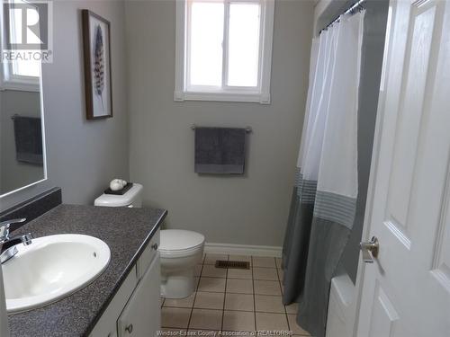 3429 Caribou Crescent, Windsor, ON - Indoor Photo Showing Bathroom