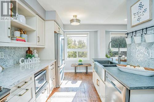 1030 Southport Drive, Oshawa (Donevan), ON - Indoor Photo Showing Kitchen With Double Sink With Upgraded Kitchen