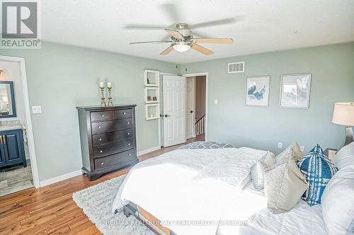 1030 Southport Drive, Oshawa, ON - Indoor Photo Showing Bedroom