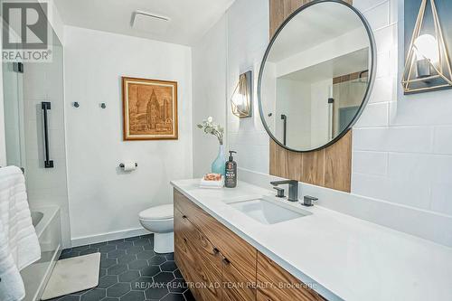 1030 Southport Drive, Oshawa, ON - Indoor Photo Showing Bathroom