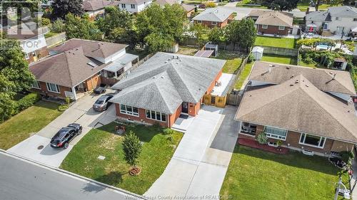 9793 Lynngrove Crescent, Windsor, ON - Outdoor