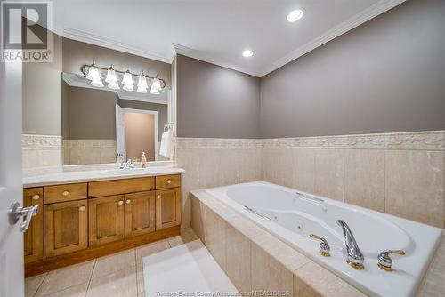 847 Cottage Grove, Kingsville, ON - Indoor Photo Showing Bathroom