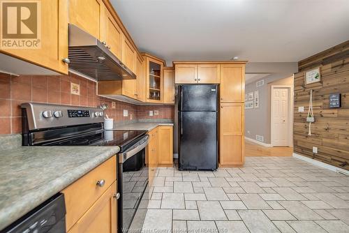 847 Cottage Grove, Kingsville, ON - Indoor Photo Showing Kitchen