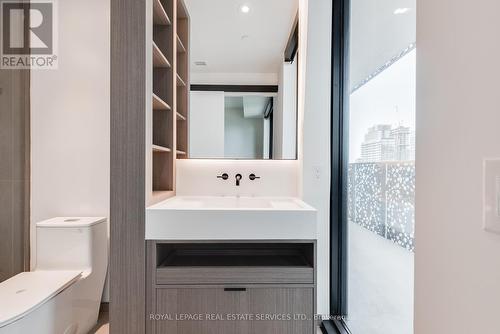 3306 - 55 Charles Street E, Toronto, ON - Indoor Photo Showing Bathroom