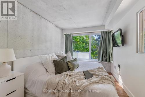 114 - 954 King Street W, Toronto (Niagara), ON - Indoor Photo Showing Bedroom