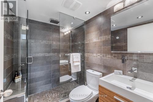 114 - 954 King Street W, Toronto (Niagara), ON - Indoor Photo Showing Bathroom