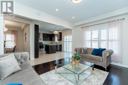 96 Bruce Cameron Drive, Clarington (Bowmanville), ON - Indoor Photo Showing Living Room