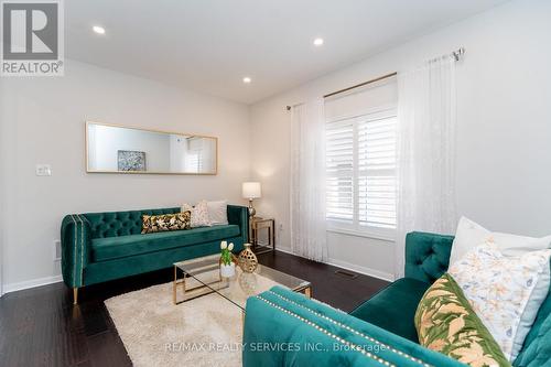 96 Bruce Cameron Drive, Clarington (Bowmanville), ON - Indoor Photo Showing Living Room