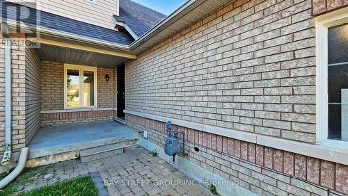 1870 Woodgate Court, Oshawa (Samac), ON - Outdoor