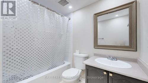 1870 Woodgate Court, Oshawa (Samac), ON - Indoor Photo Showing Bathroom