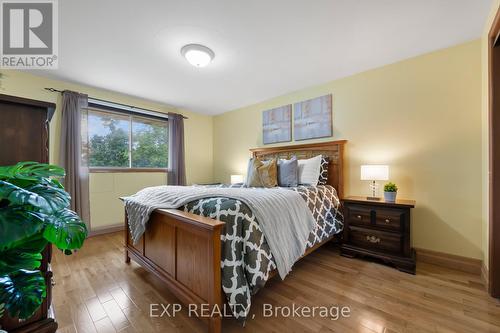 4871 Wellington Road 29, Guelph/Eramosa, ON - Indoor Photo Showing Bedroom