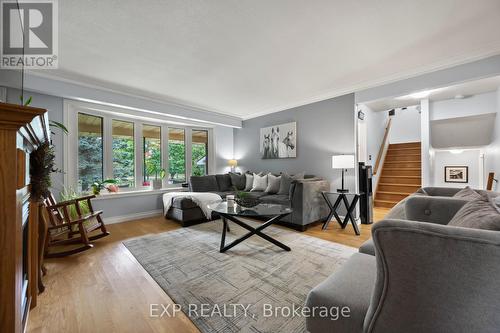 4871 Wellington Road 29, Guelph/Eramosa, ON - Indoor Photo Showing Living Room