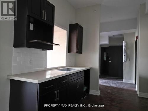 1061 Richmond Street, London, ON - Indoor Photo Showing Kitchen