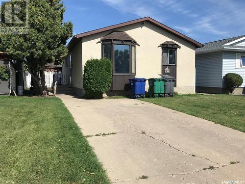 214 Cartier Crescent, Saskatoon, SK - Outdoor