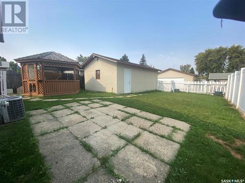 214 Cartier Crescent, Saskatoon, SK - Outdoor With Backyard