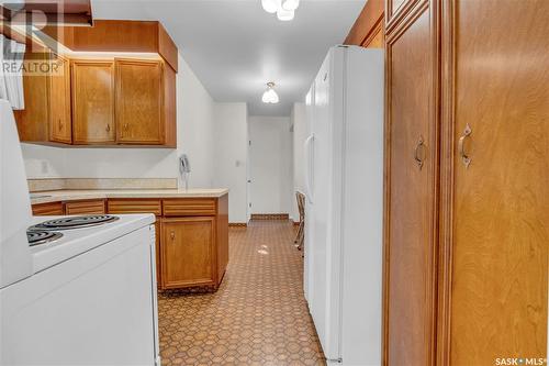 18 Procter Place, Regina, SK - Indoor Photo Showing Laundry Room