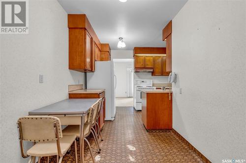 18 Procter Place, Regina, SK - Indoor Photo Showing Kitchen