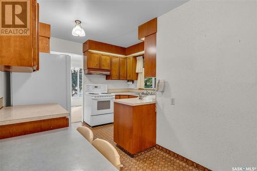 18 Procter Place, Regina, SK - Indoor Photo Showing Kitchen