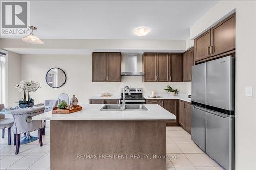 105 Eva Drive, Waterloo, ON - Indoor Photo Showing Kitchen With Double Sink