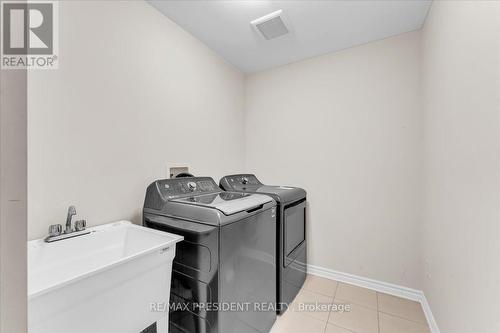 105 Eva Drive, Waterloo, ON - Indoor Photo Showing Laundry Room