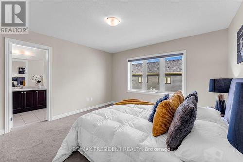 105 Eva Drive, Waterloo, ON - Indoor Photo Showing Bedroom